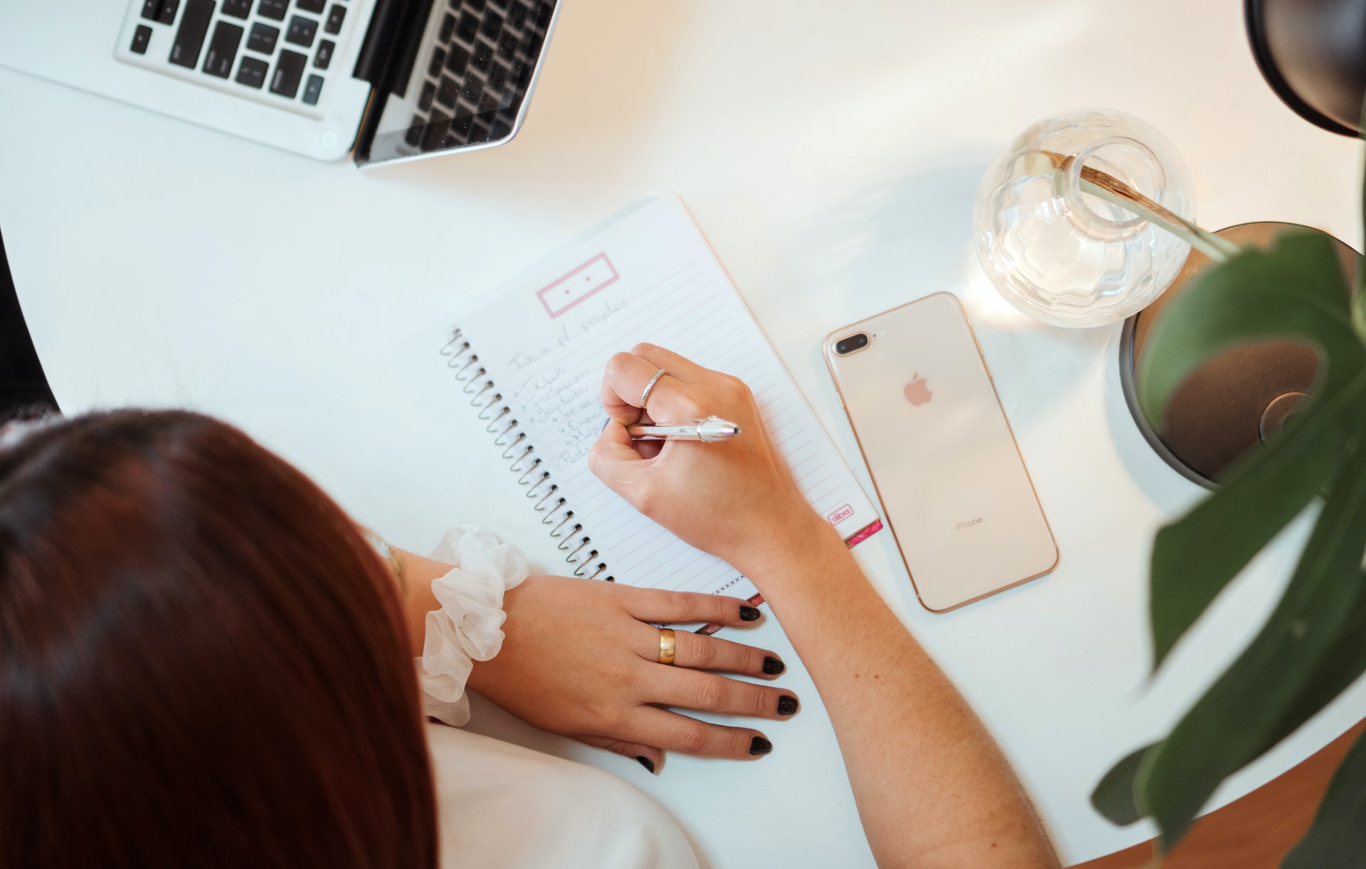 creative-christians-V1ov5mR-yd0-unsplash personal coach messaging